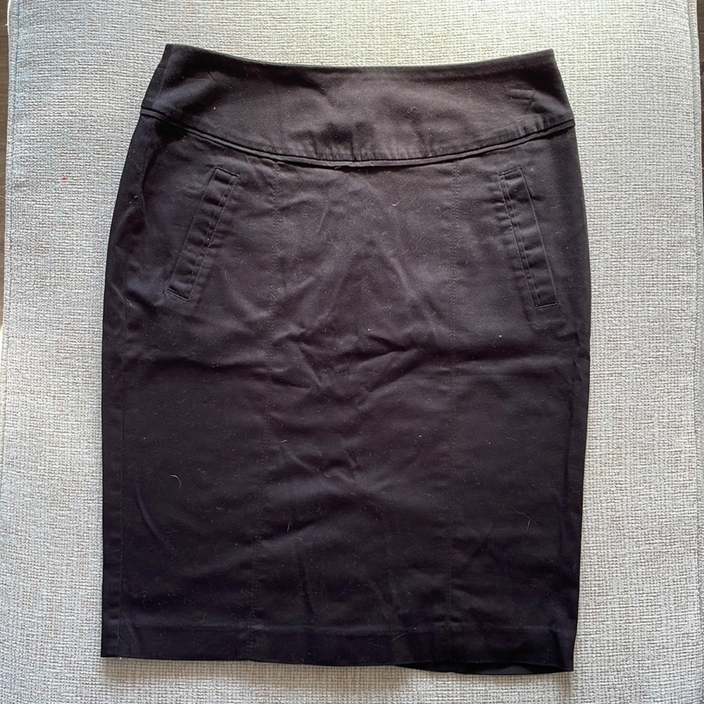 Black pencil skirt size 4